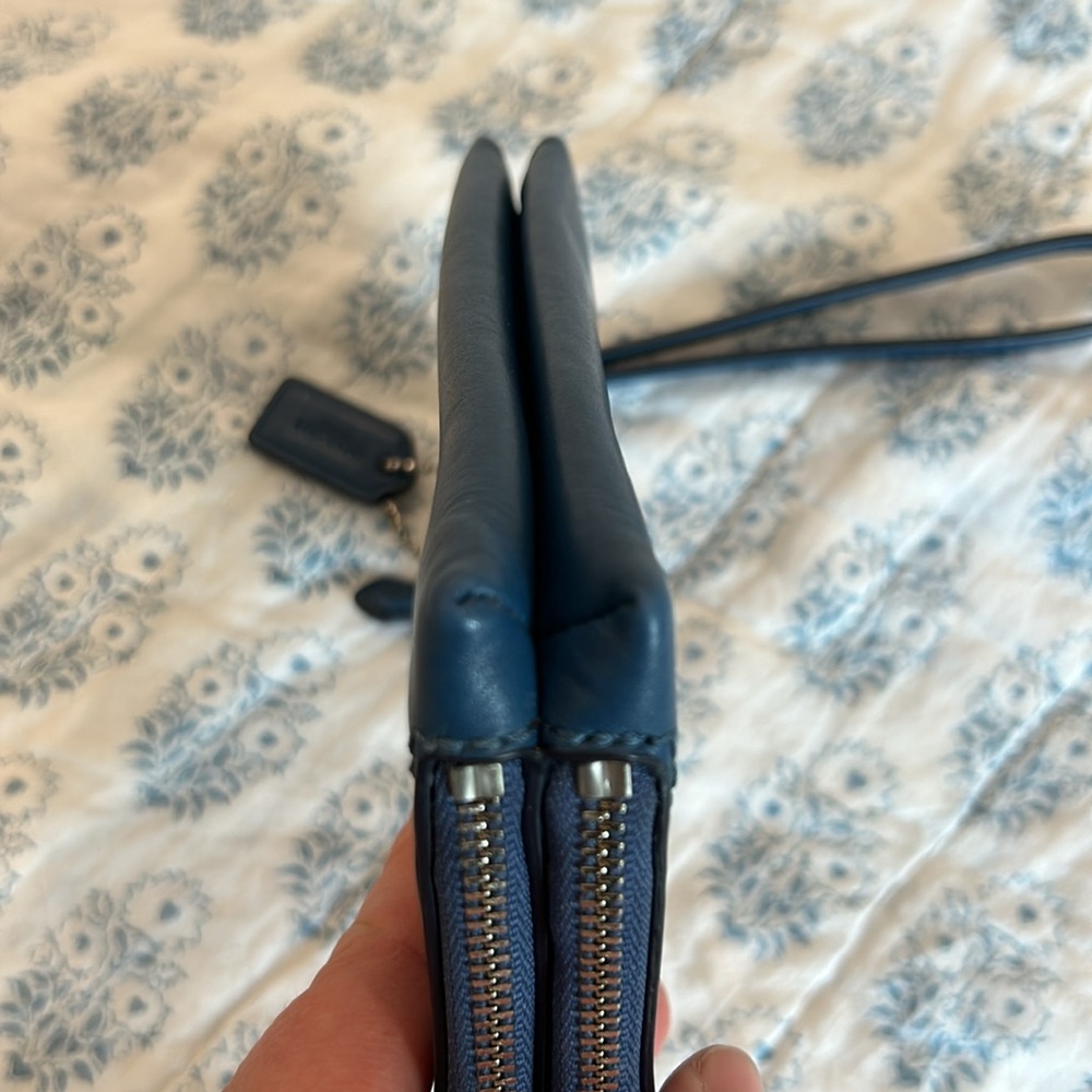 Coach blue wristlet - double zip - Picture 7 of 8